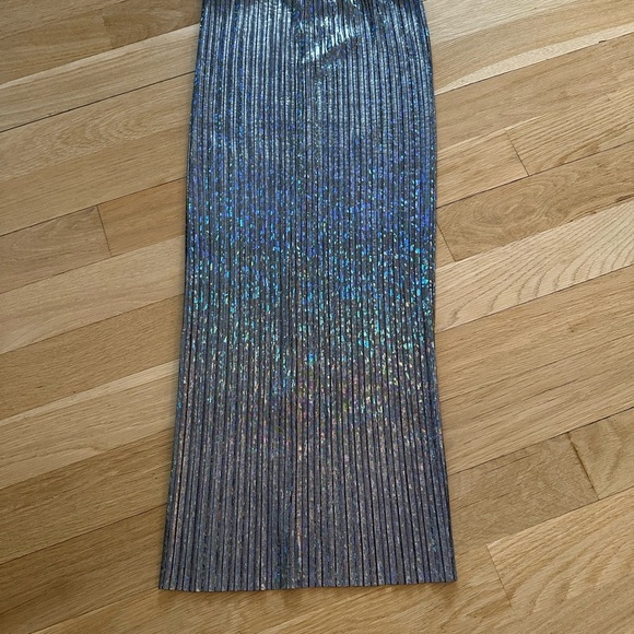 Woman’s skirt - Picture 2 of 2